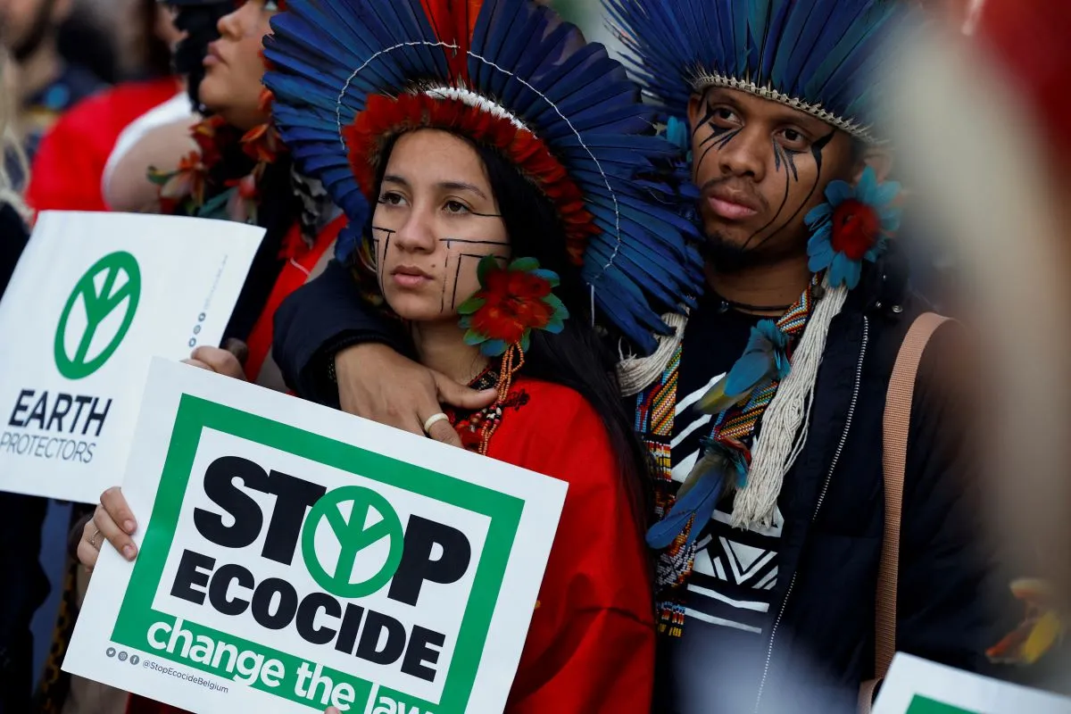 Pare com o ecocídio - foto de https://www.context.news/nature/ecocide-should-destroying-nature-be-an-international-crime