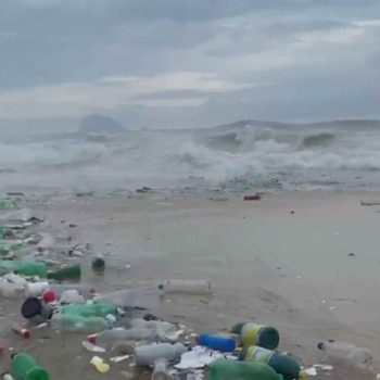 imagem-destacada-ano-novo-e-o-velho-problema-do-lixo-nas-praias-do-rio