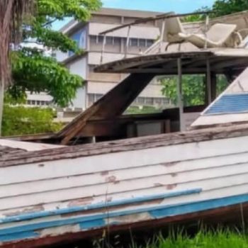 imagem-destacada-en-pt-es-lancha-da-uff-apodrece-e-vai-a-leilao