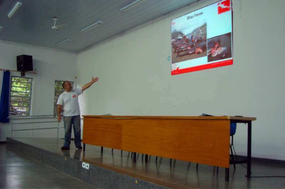 thumb-tubaroes-no-limite-foto-003